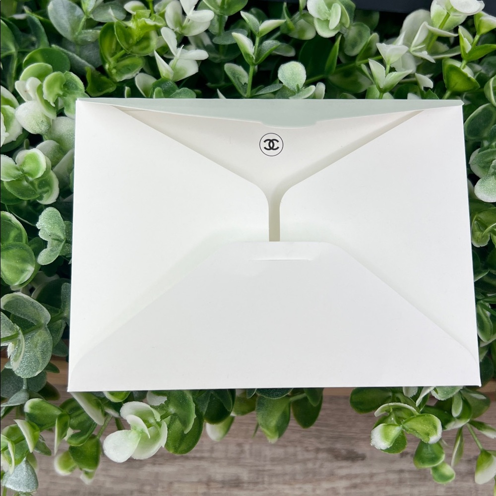 CHANEL Blank Card and Drawstring Pouch Gift Set - Picture 5 of 11